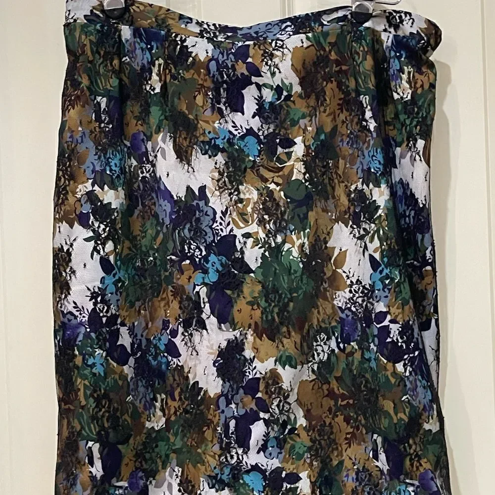 BEAUTIFUL A Line Floral Skirt with Lace overlay